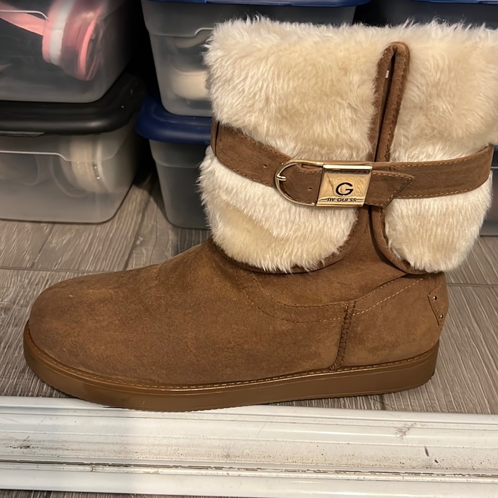 Guess boots
